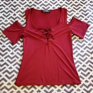 🌵3 for $20 SALE: Burgundy cold shoulder top